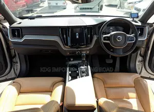 Volvo XC60 2019 Silver