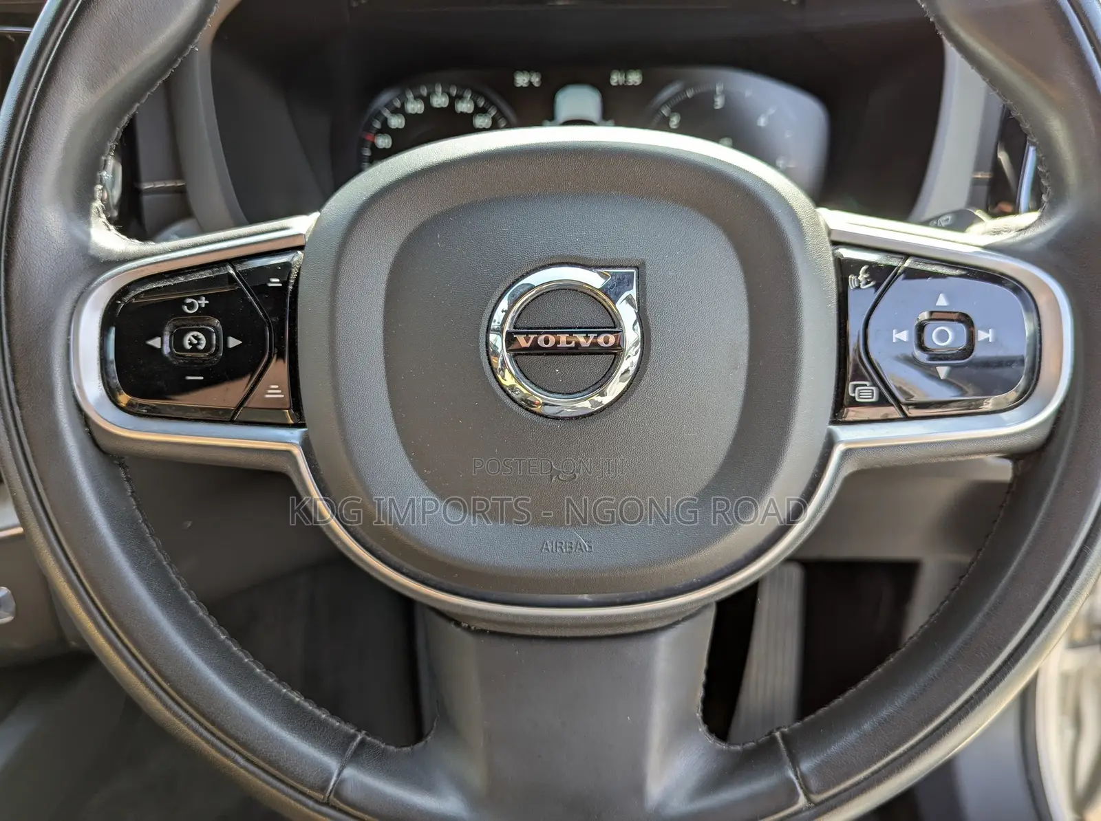 Volvo XC60 2019 Silver