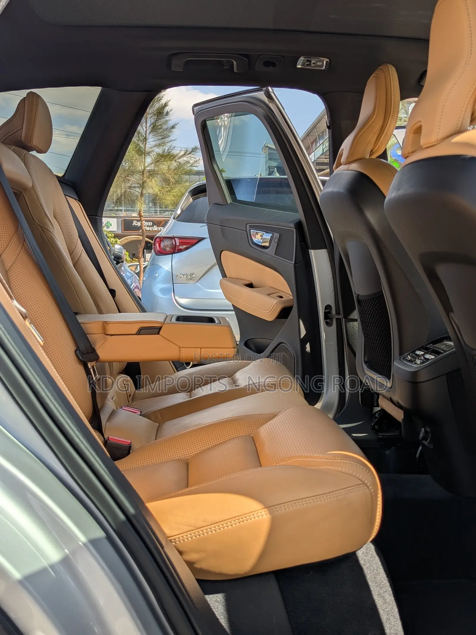 Volvo XC60 2019 Silver