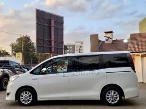 Toyota Noah 1.8 FWD Hybrid (7 seater) 2020 Pearl