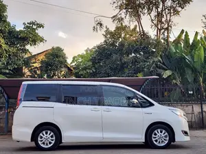 Toyota Noah 1.8 FWD Hybrid (7 seater) 2020 Pearl