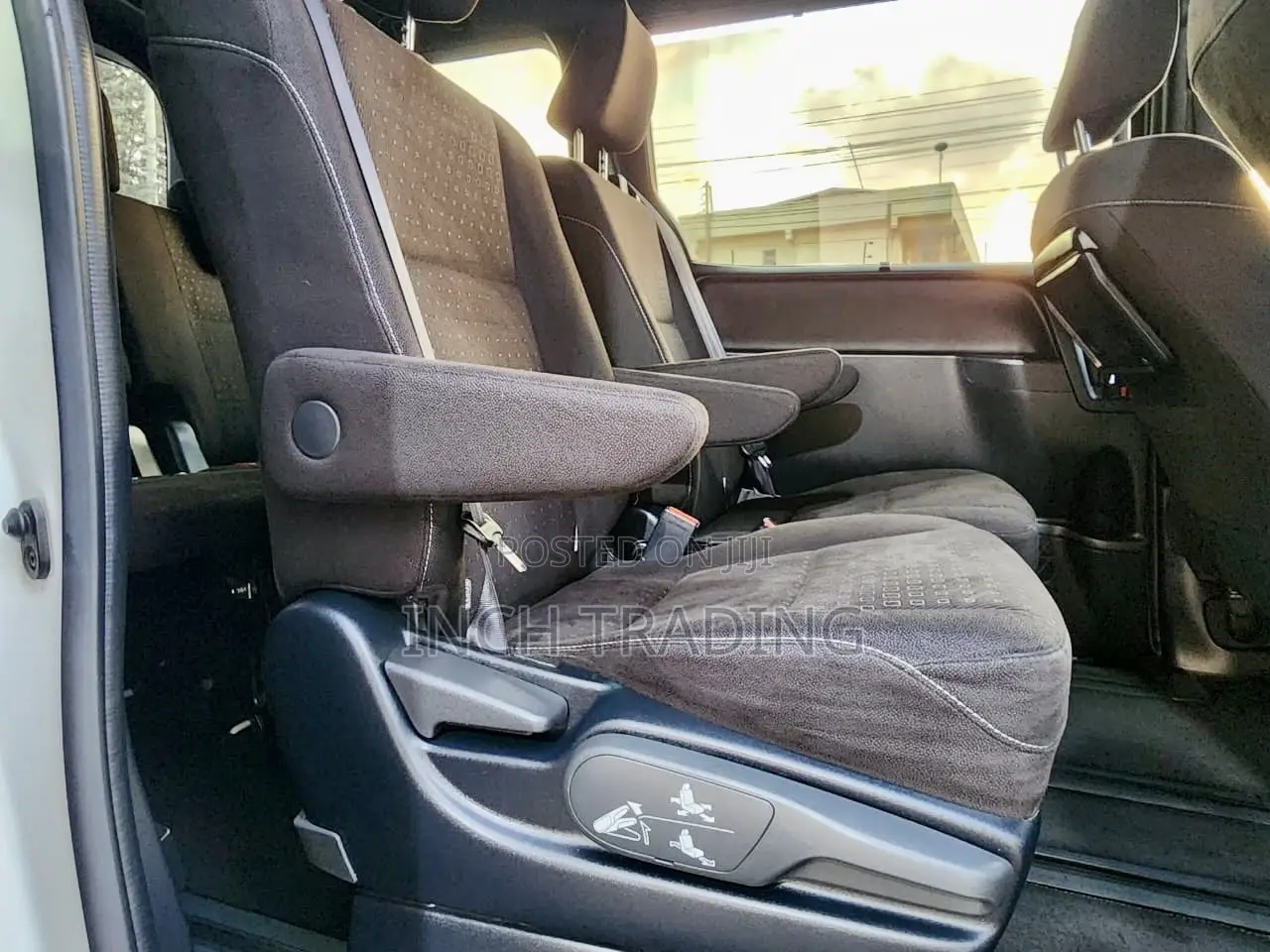 Toyota Noah 1.8 FWD Hybrid (7 seater) 2020 Pearl