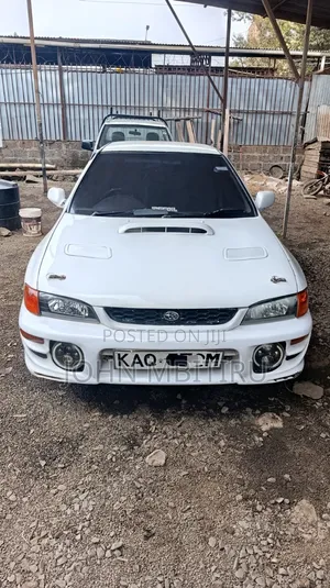 Subaru Legacy 2004 White
