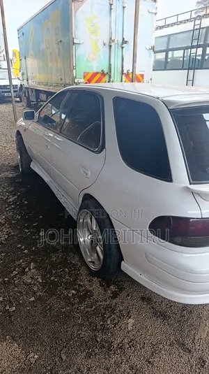Subaru Legacy 2004 White
