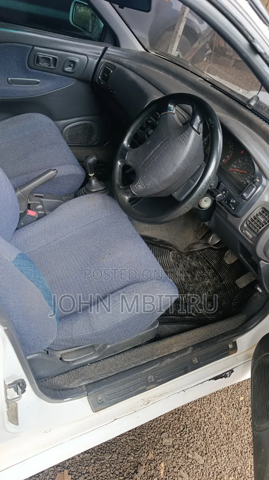 Subaru Legacy 2004 White