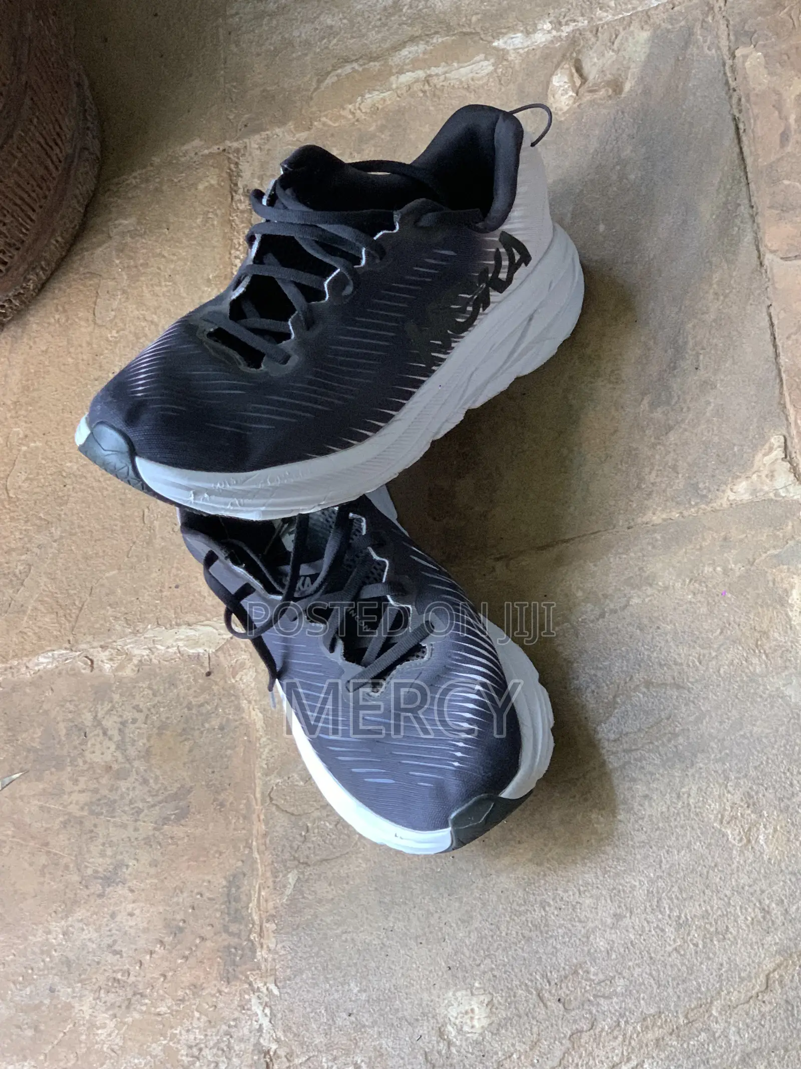 HOKA M RINCON 3 SIZE 11 UK (Slightly Used as Shown in the Pictures)