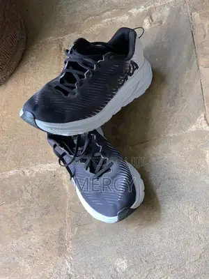 HOKA M RINCON 3 SIZE 11 UK (Slightly Used as Shown in the Pictures)