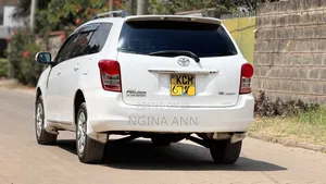 Toyota Corolla Fielder 2010 White