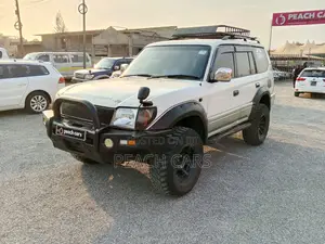 Toyota Land Cruiser Prado 2000 White