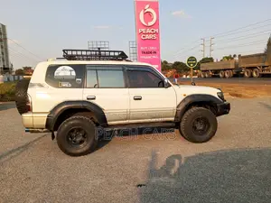 Toyota Land Cruiser Prado 2000 White