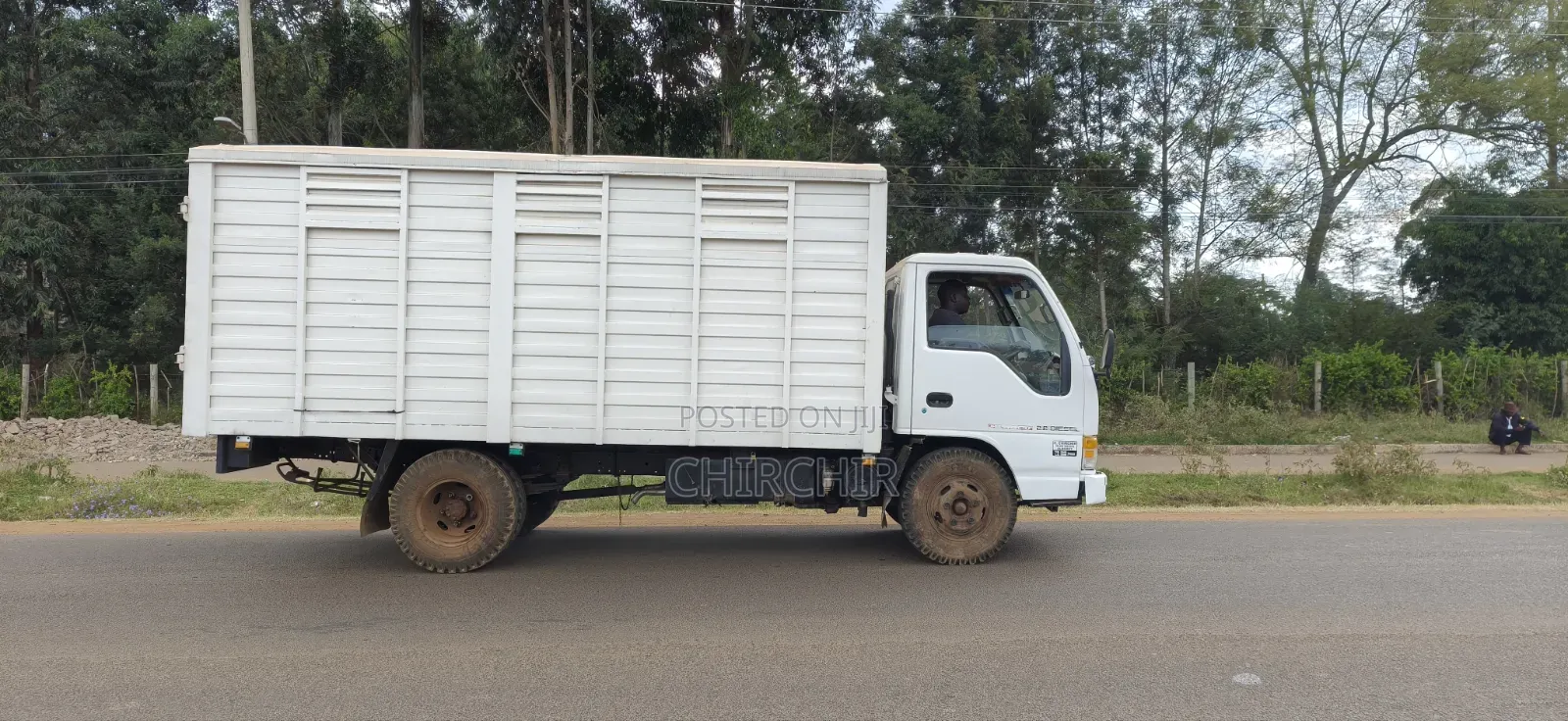 Isuzu NKR 2000 Model