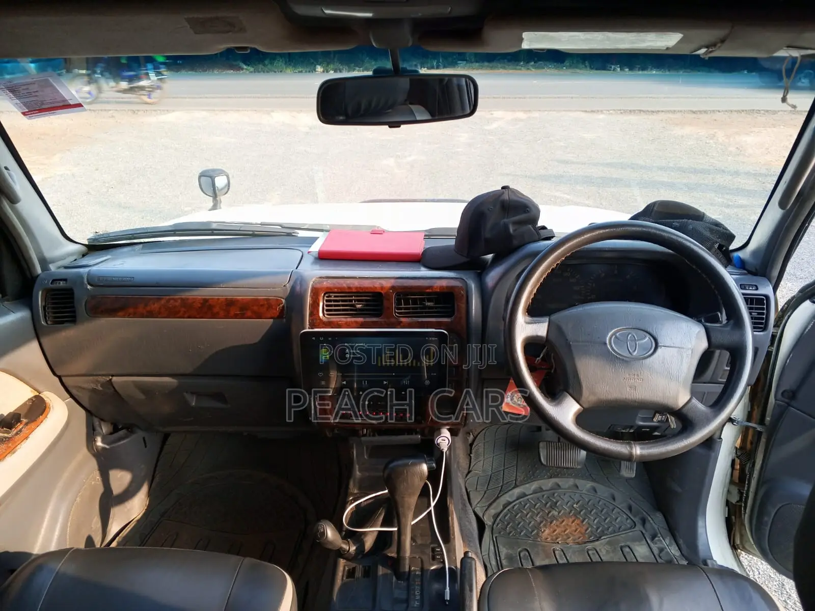 Toyota Land Cruiser Prado 2000 White