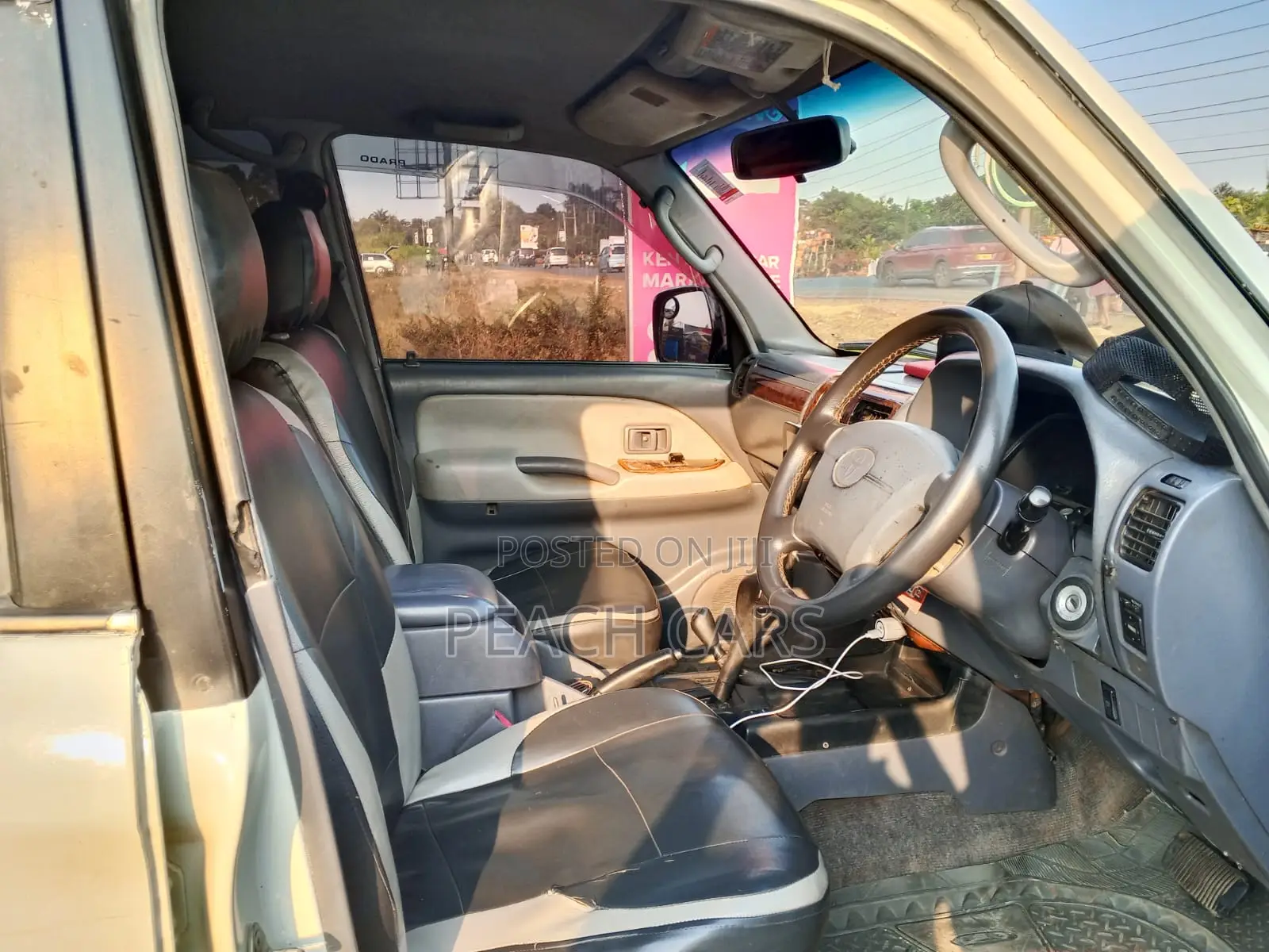 Toyota Land Cruiser Prado 2000 White