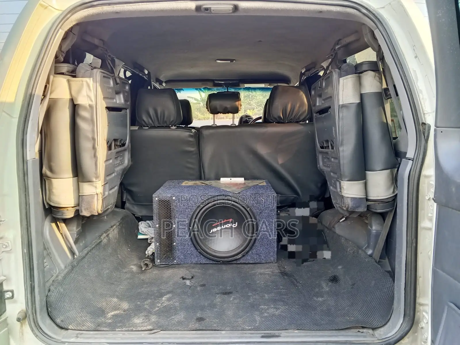 Toyota Land Cruiser Prado 2000 White