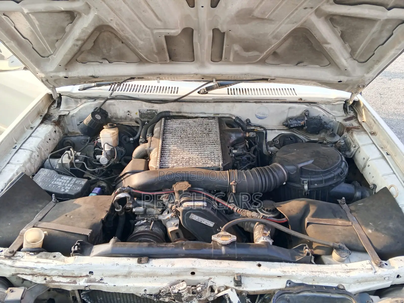 Toyota Land Cruiser Prado 2000 White