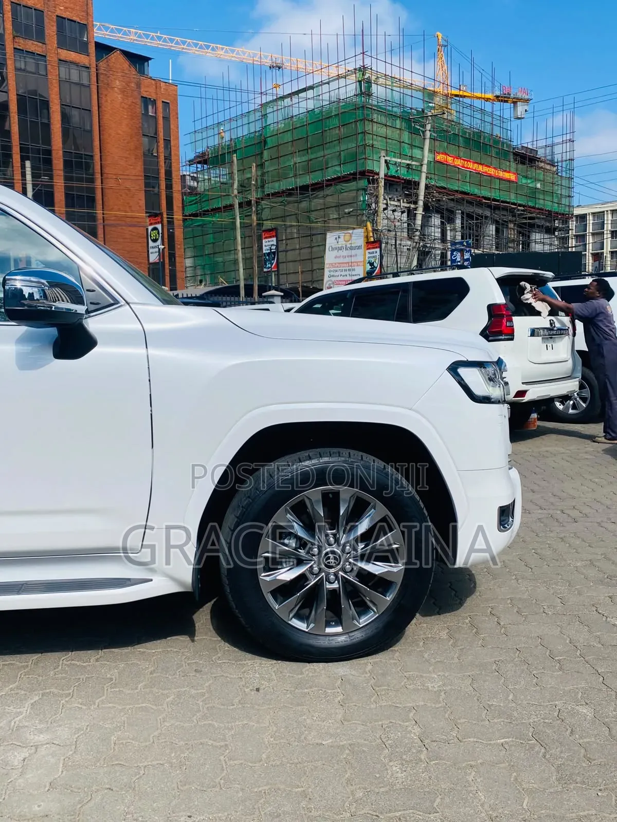 Toyota Land Cruiser LC300 2023 White
