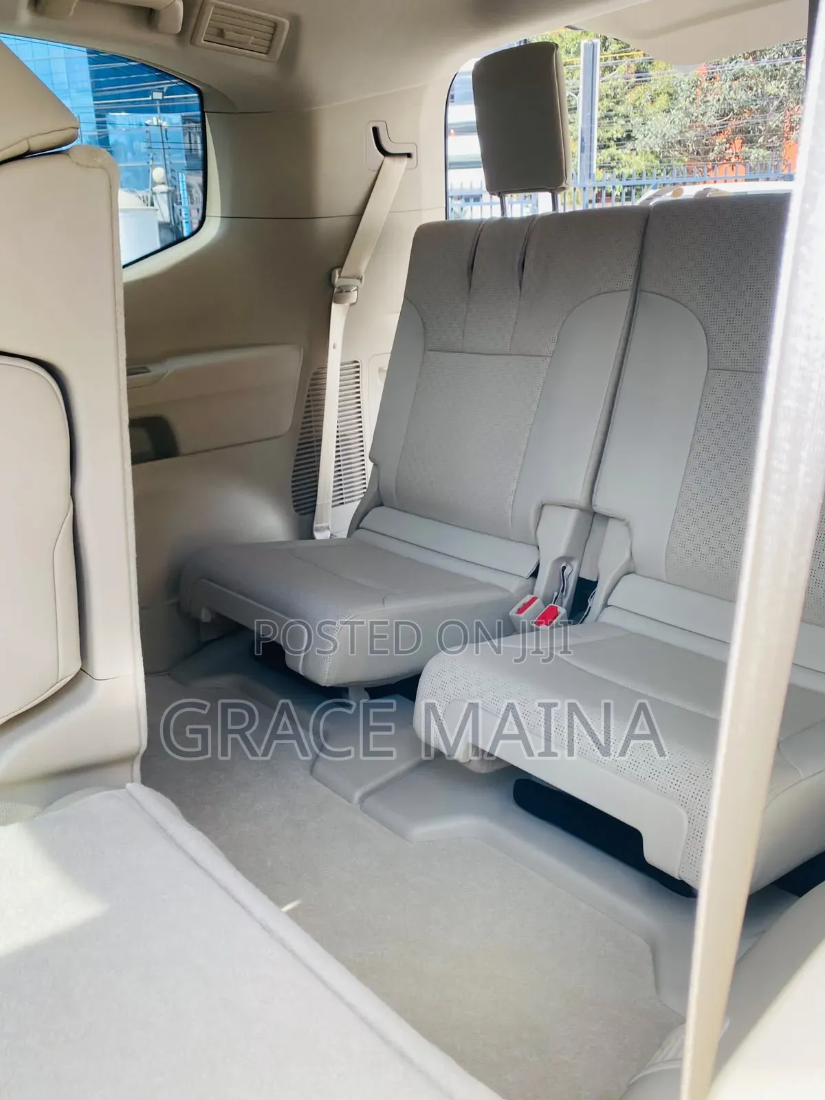 Toyota Land Cruiser LC300 2023 White