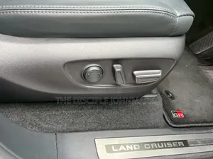 Toyota Land Cruiser 2021 White