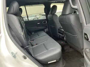 Toyota Land Cruiser 2021 White