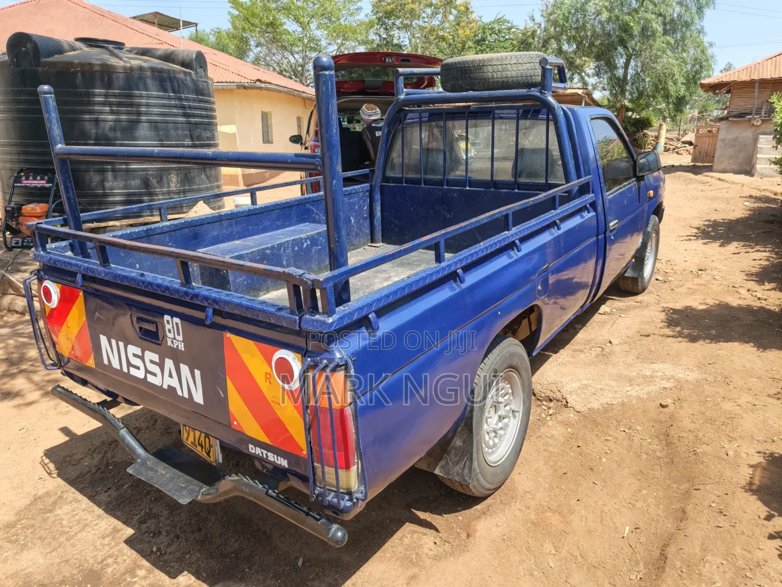 Nissan Pick-Up 1996 Blue