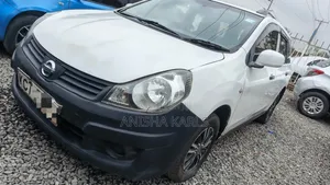Nissan Advan 2013 White