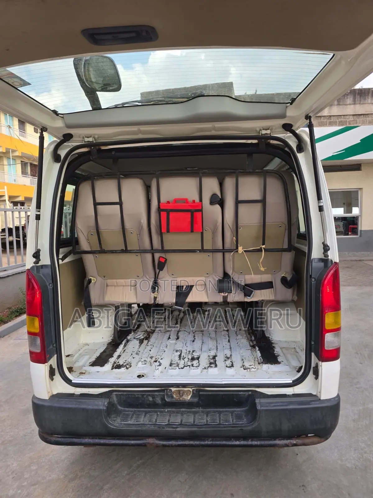 Toyota HiAce 2016 White