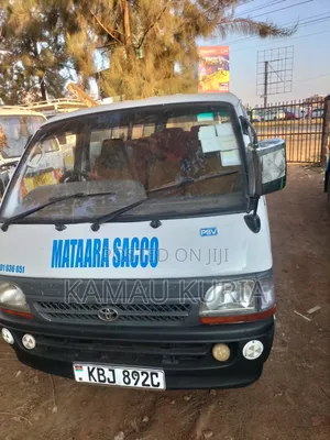 Toyota HiAce 2003 White