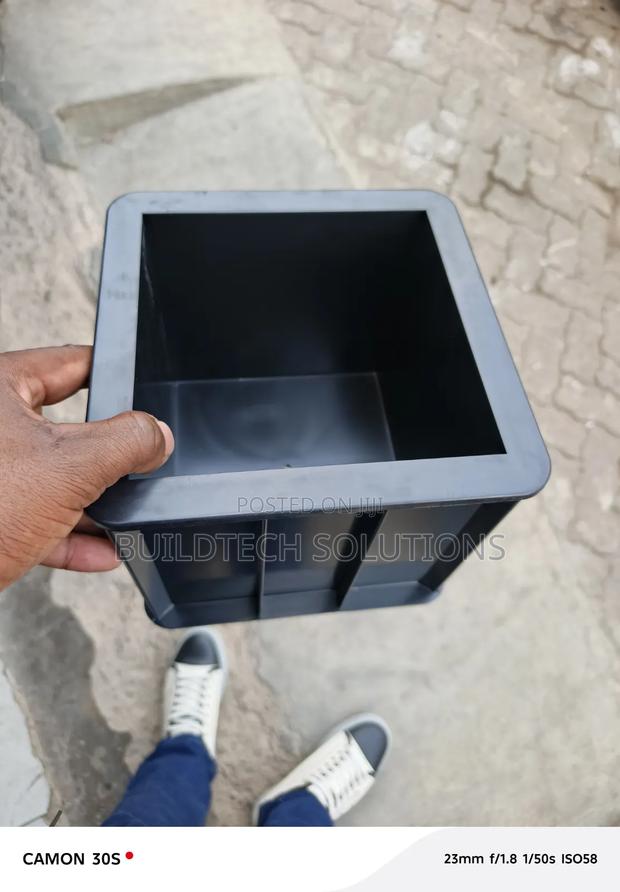 Plastic Mould Cubes