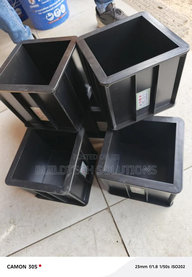 Plastic Mould Cubes - thumbnail 2