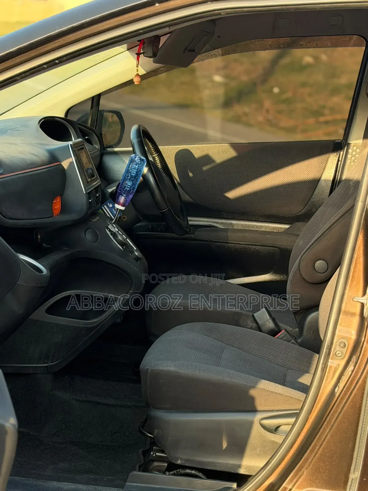 Toyota Sienta 2018 Brown