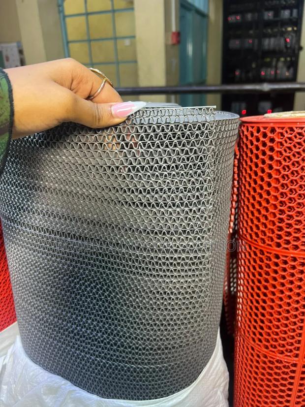 Perforated Antislip Rubber Bottom Mats - main view