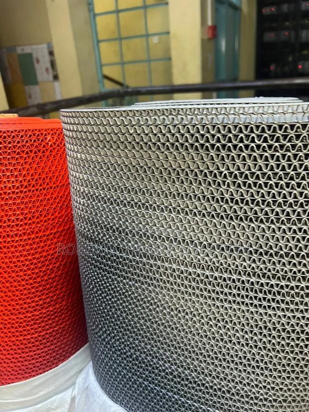 Perforated Antislip Rubber Bottom Mats - thumbnail 2