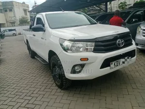 Toyota Hilux Revo Smart Cab Deisel 2.4 AWD 2018 White