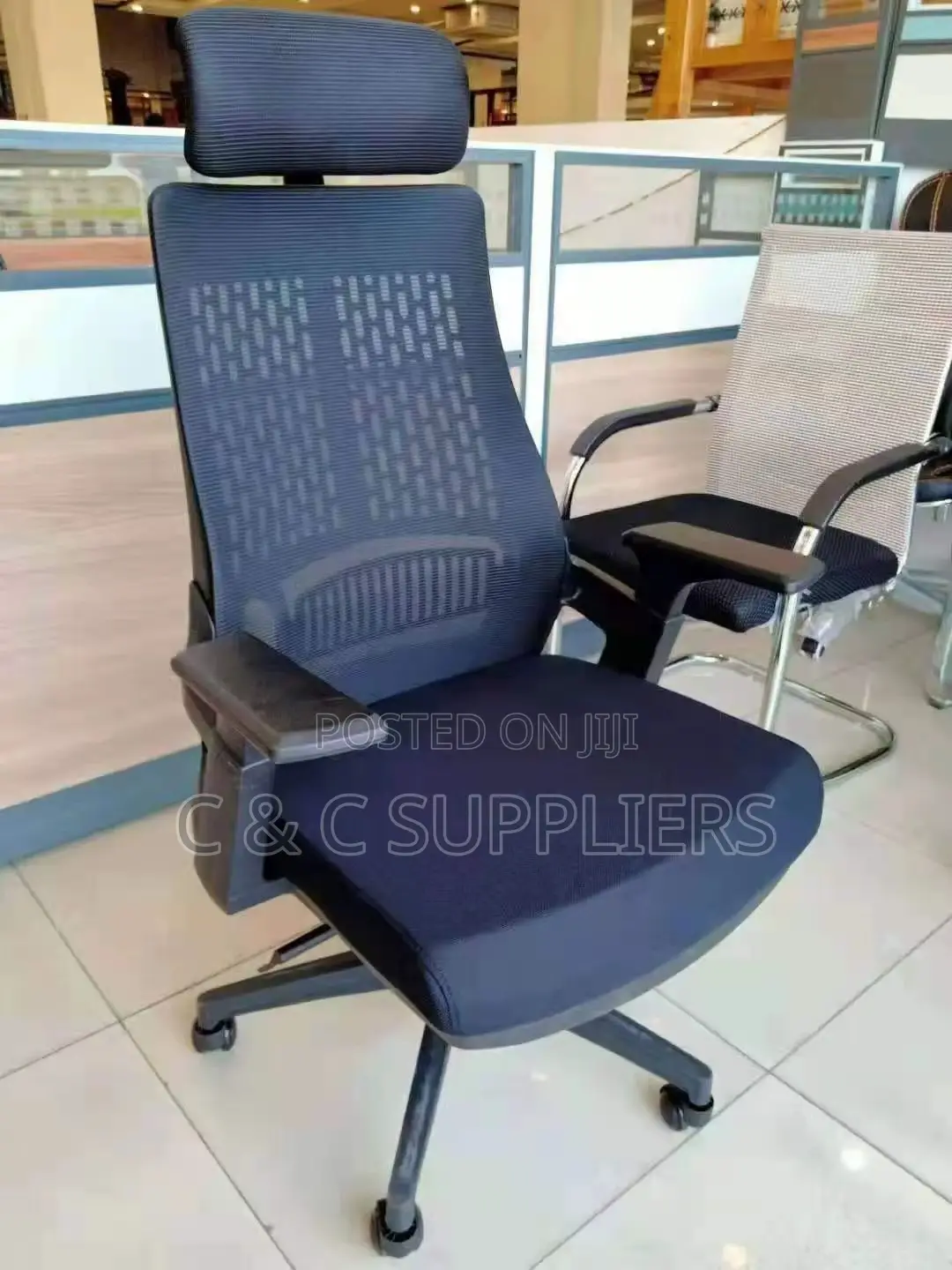 Swivel Lama Mesh Desk Chair.