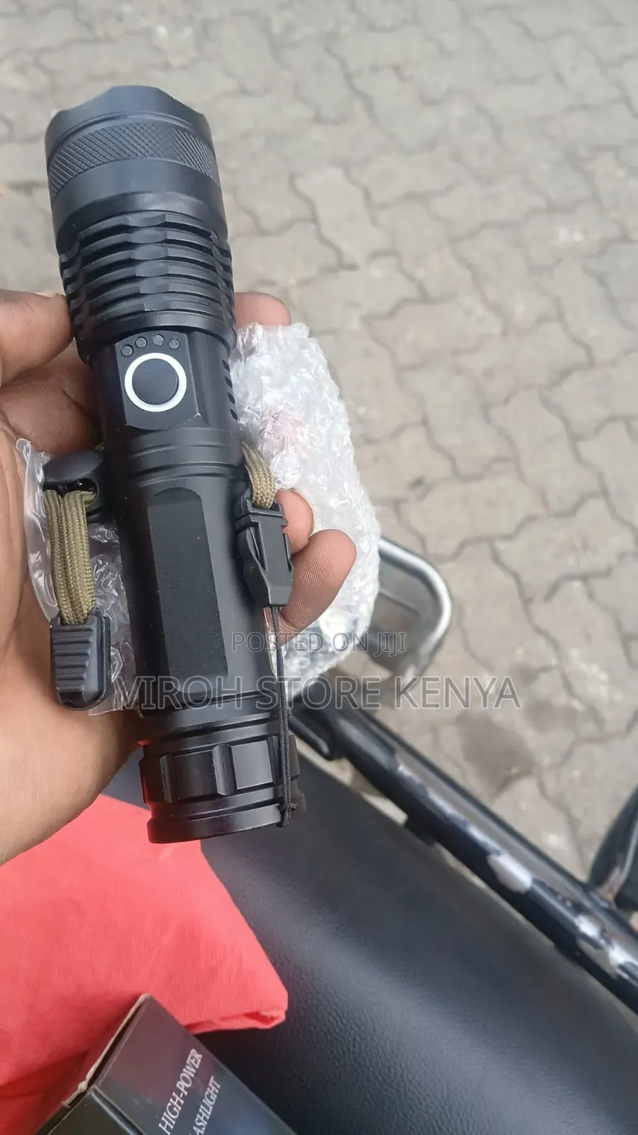 P50 Zooming Flashlight Torch