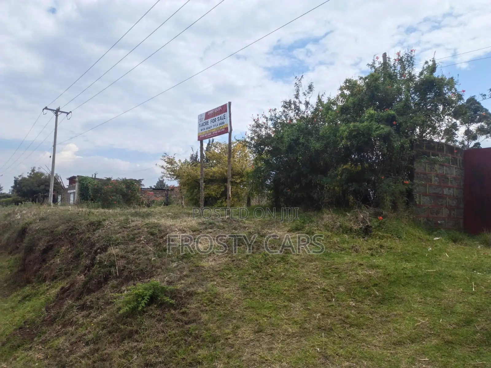 Prime Land 1acre, on Quick Sale Touching Tarmac Road