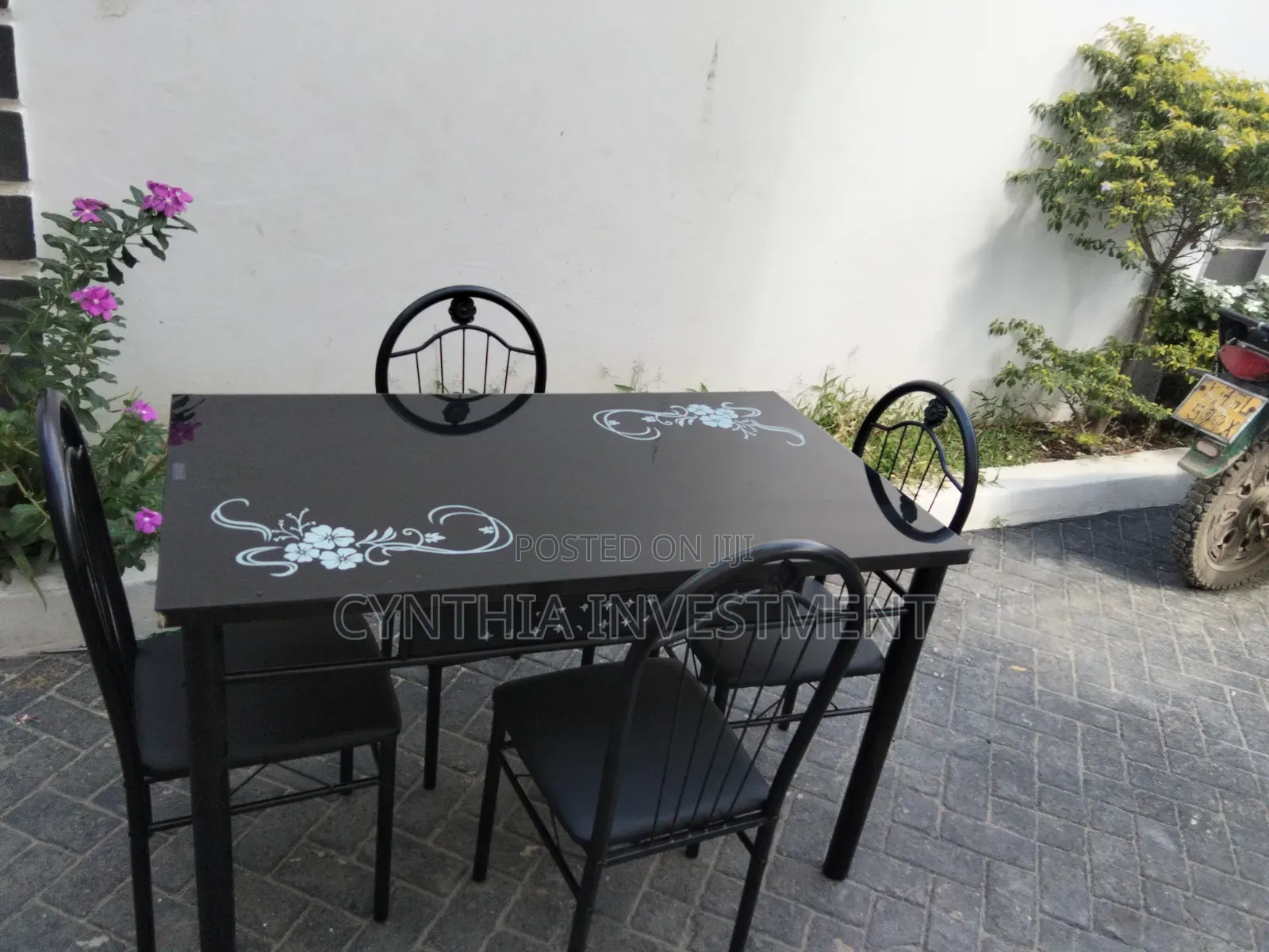 4 Seater Glass Dining Table