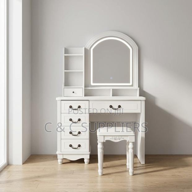 White Modern Vanity Make Up Desk