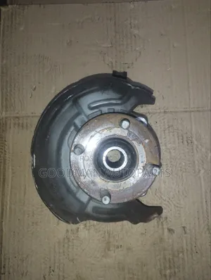 Daihatsu Mira Front Hub