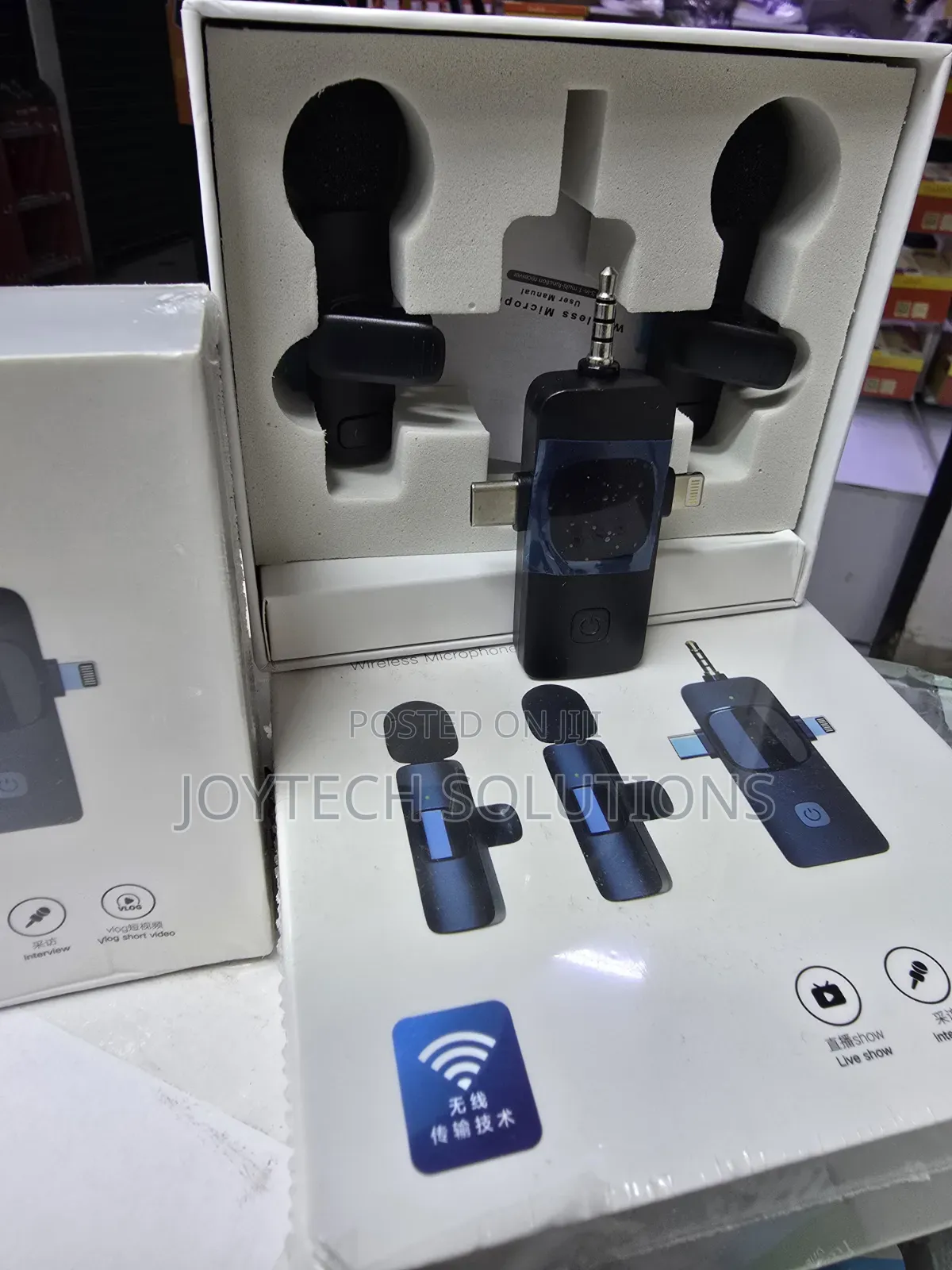 Professional Wireless Lavalier Microphone 2 Transmitters + Receiver