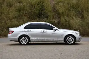 Mercedes-Benz C200 2011 Silver