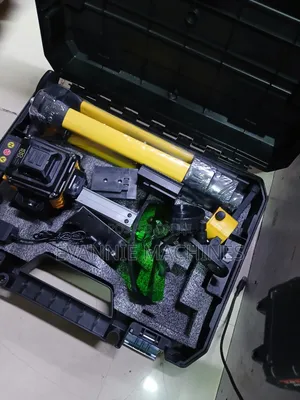 16-Line 360° Self-Leveling Green Beam Laser Level Kit