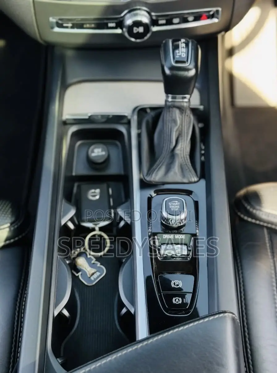 Volvo XC60 2017 Silver