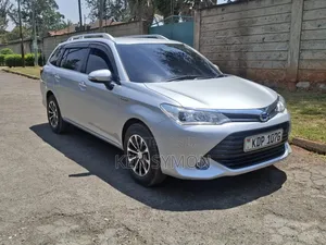 Toyota Corolla Fielder 1.5 Hybrid FWD 2016 Silver
