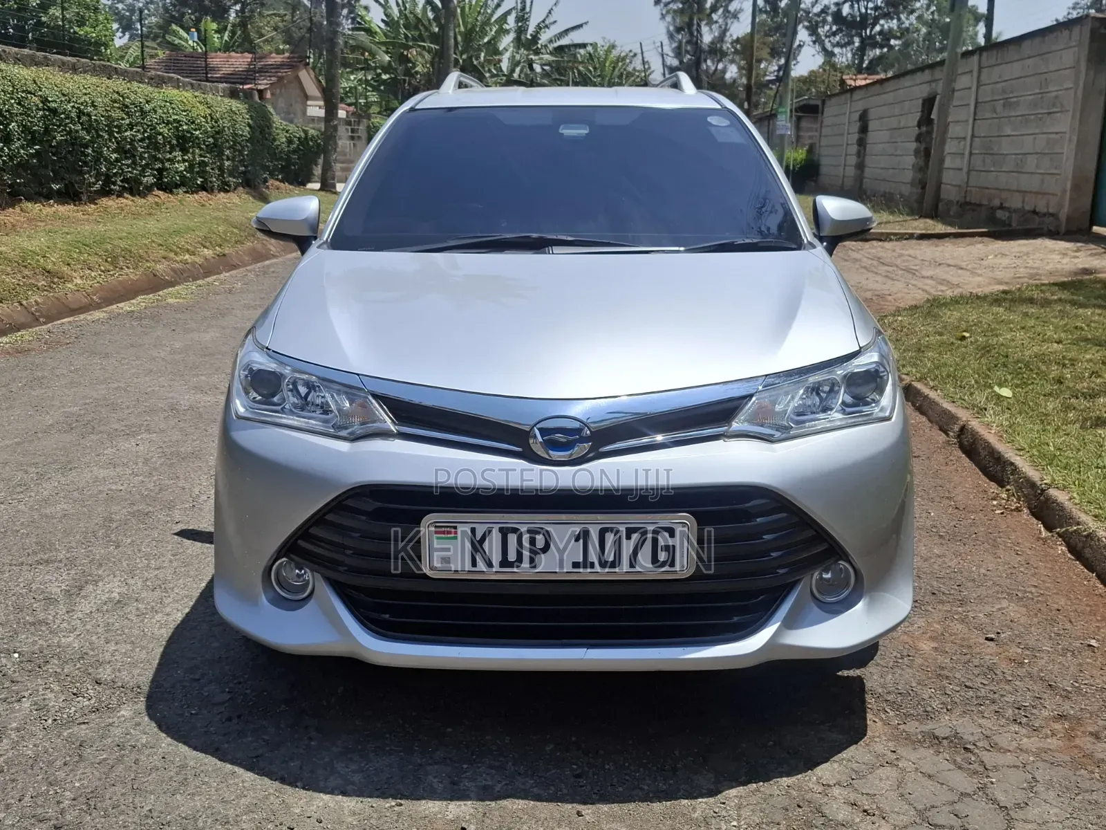 Toyota Corolla Fielder 1.5 Hybrid FWD 2016 Silver