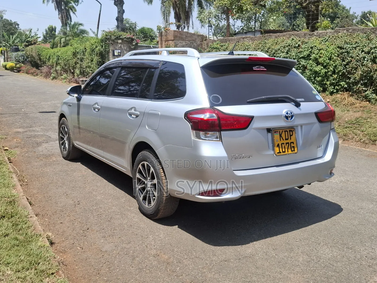 Toyota Corolla Fielder 1.5 Hybrid FWD 2016 Silver