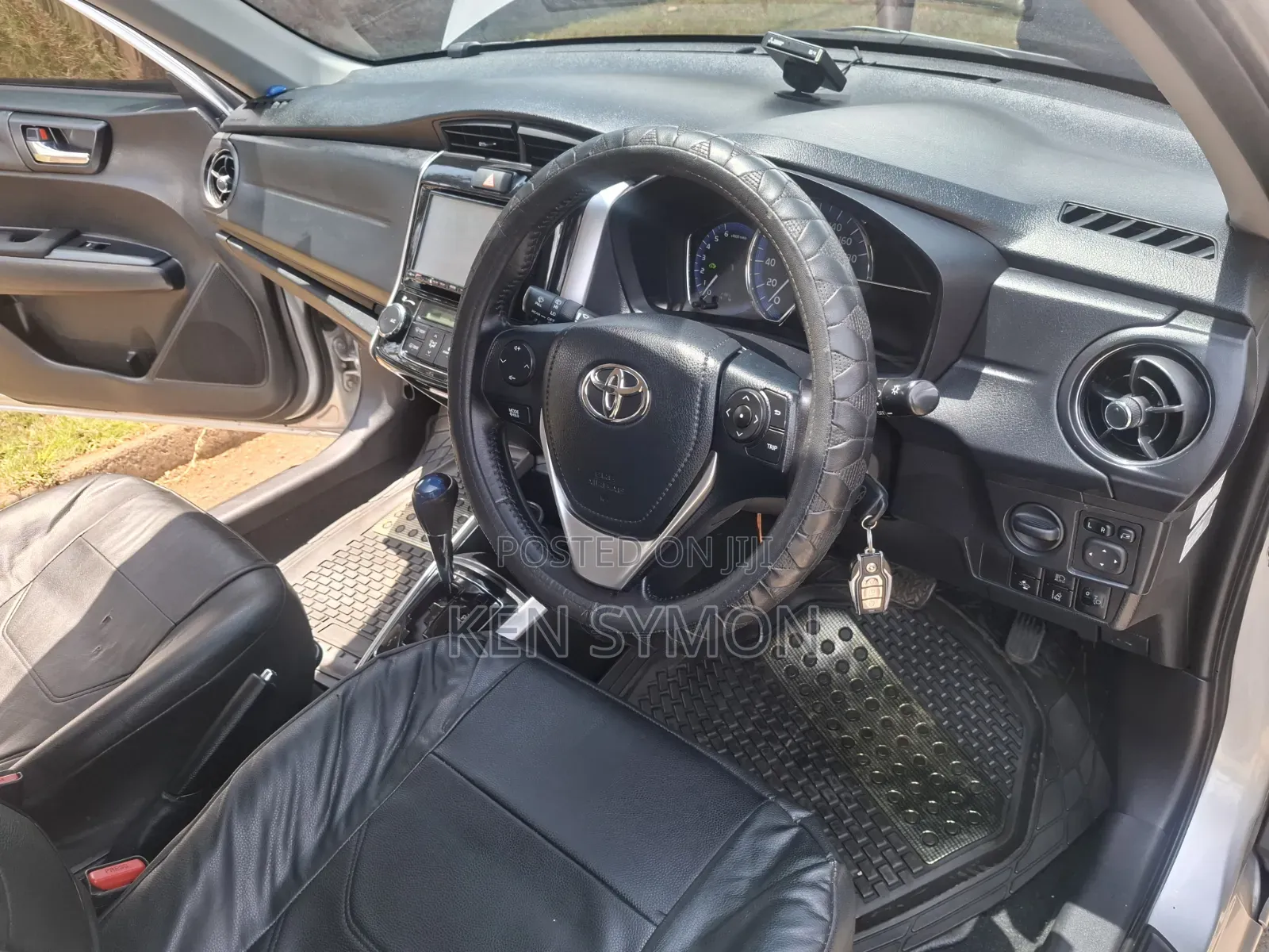 Toyota Corolla Fielder 1.5 Hybrid FWD 2016 Silver