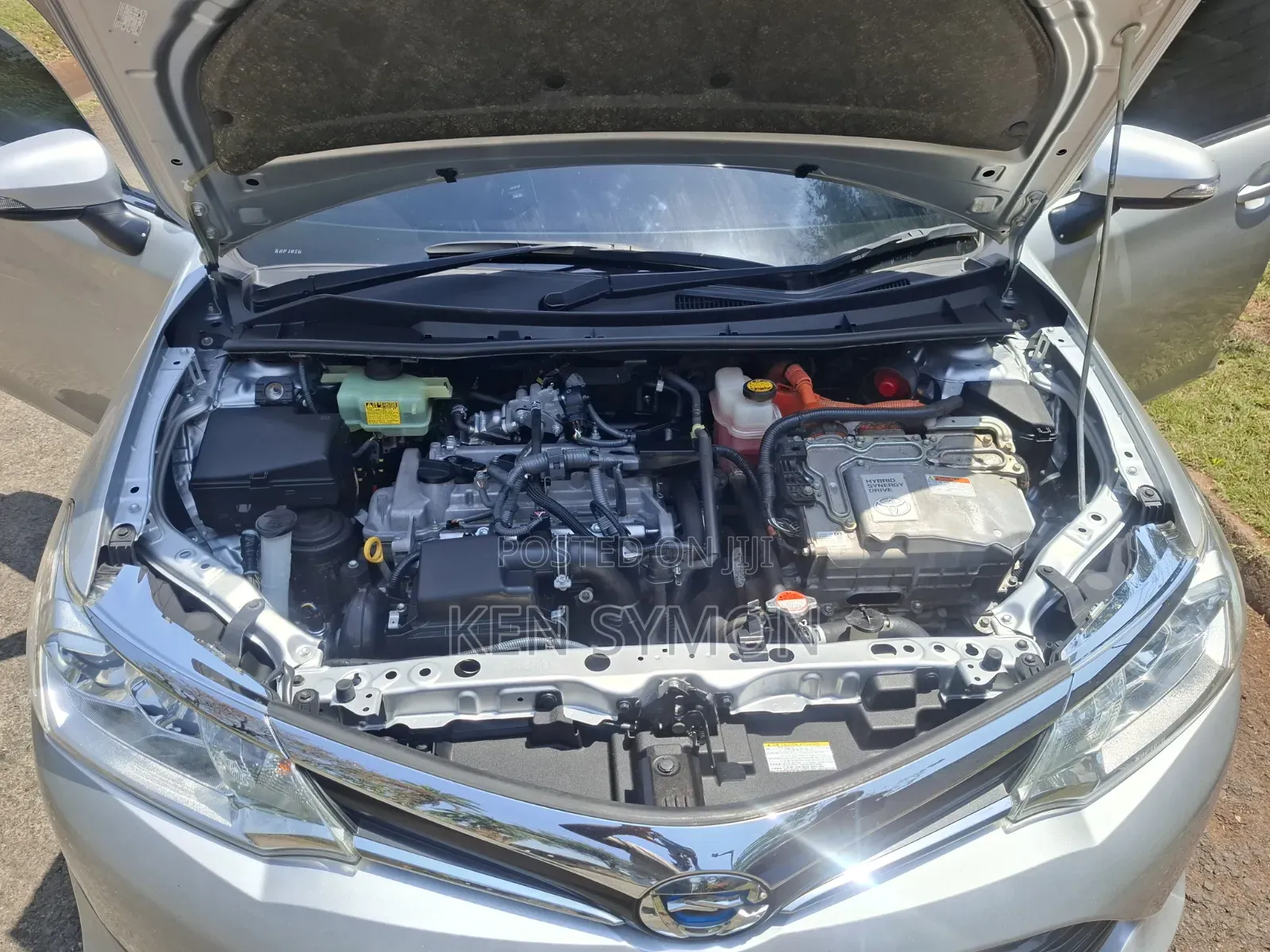 Toyota Corolla Fielder 1.5 Hybrid FWD 2016 Silver
