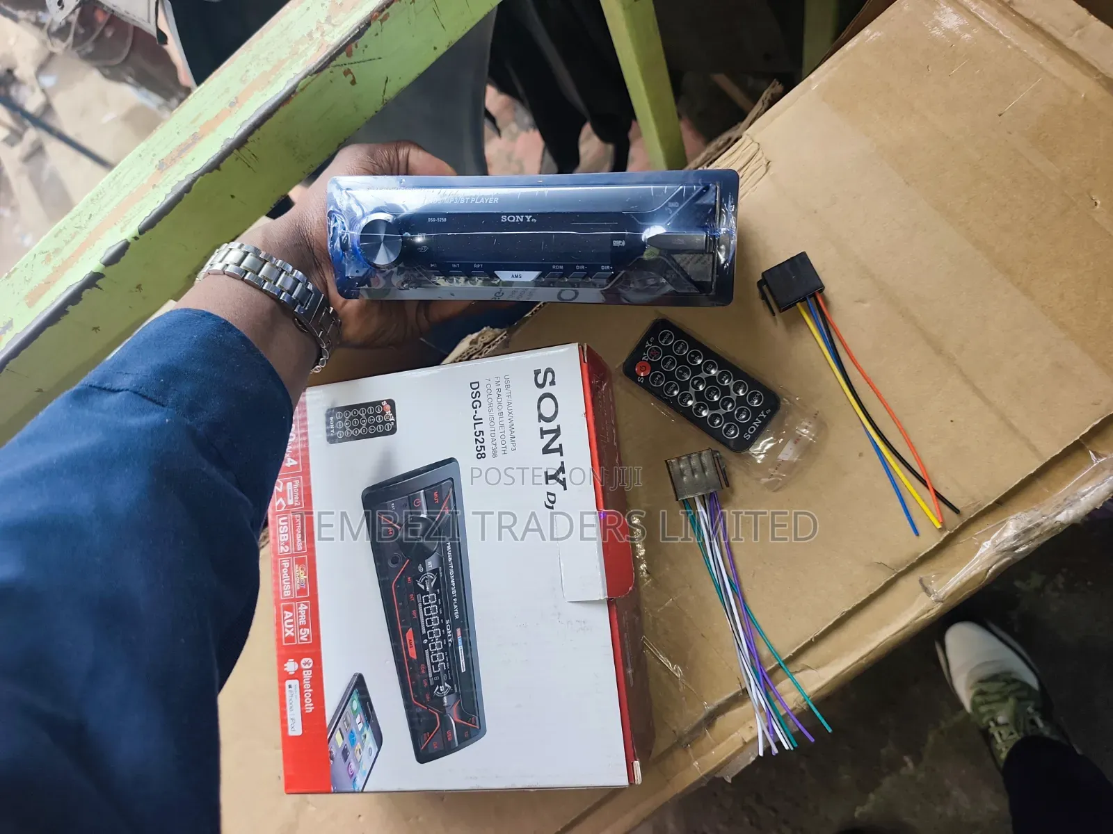 Brand New Sony DSG-JL5258 1-Din Car Radio MP3 Bluetooth Player Kit