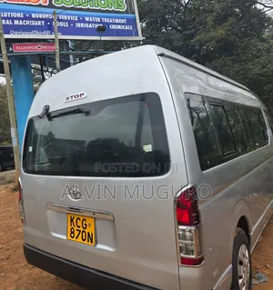 Toyota HiAce 2010 Silver